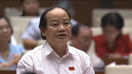 Đại biểu Huỳnh Nghĩa (Đ&agrave; Nẵng) đặt c&acirc;u hỏi chất vấn Ph&oacute; Thủ tướng