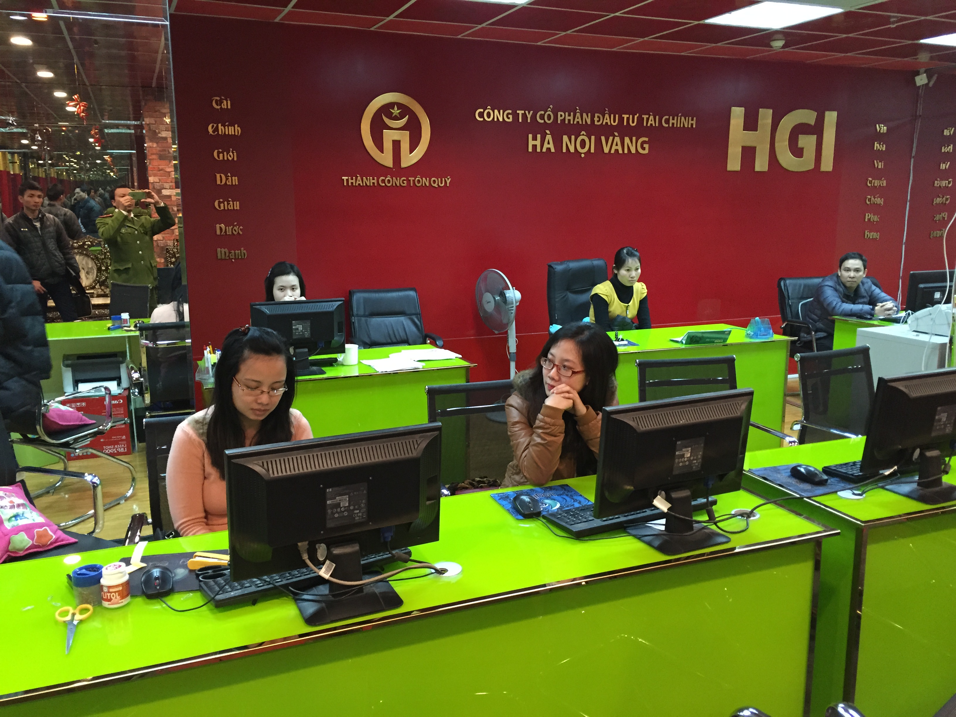 H&igrave;nh ảnh b&ecirc;n trong c&ocirc;ng ty HGI