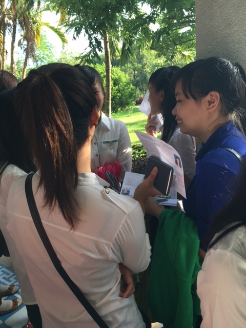 Th&iacute; sinh căng thẳng v&agrave;o ph&ograve;ng thi