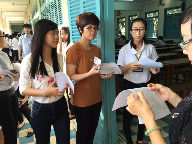 Th&iacute; sinh được gọi v&agrave;o ph&ograve;ng thi