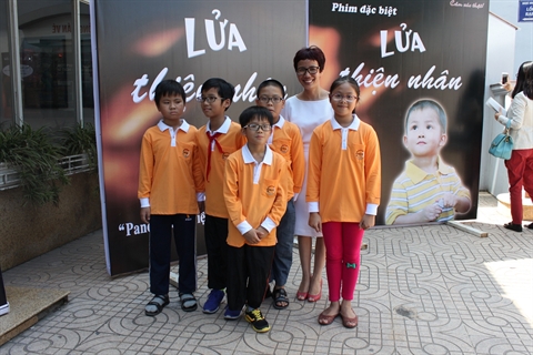 Cãi nhau vì cháy vé phim "Lửa Thiện Nhân"