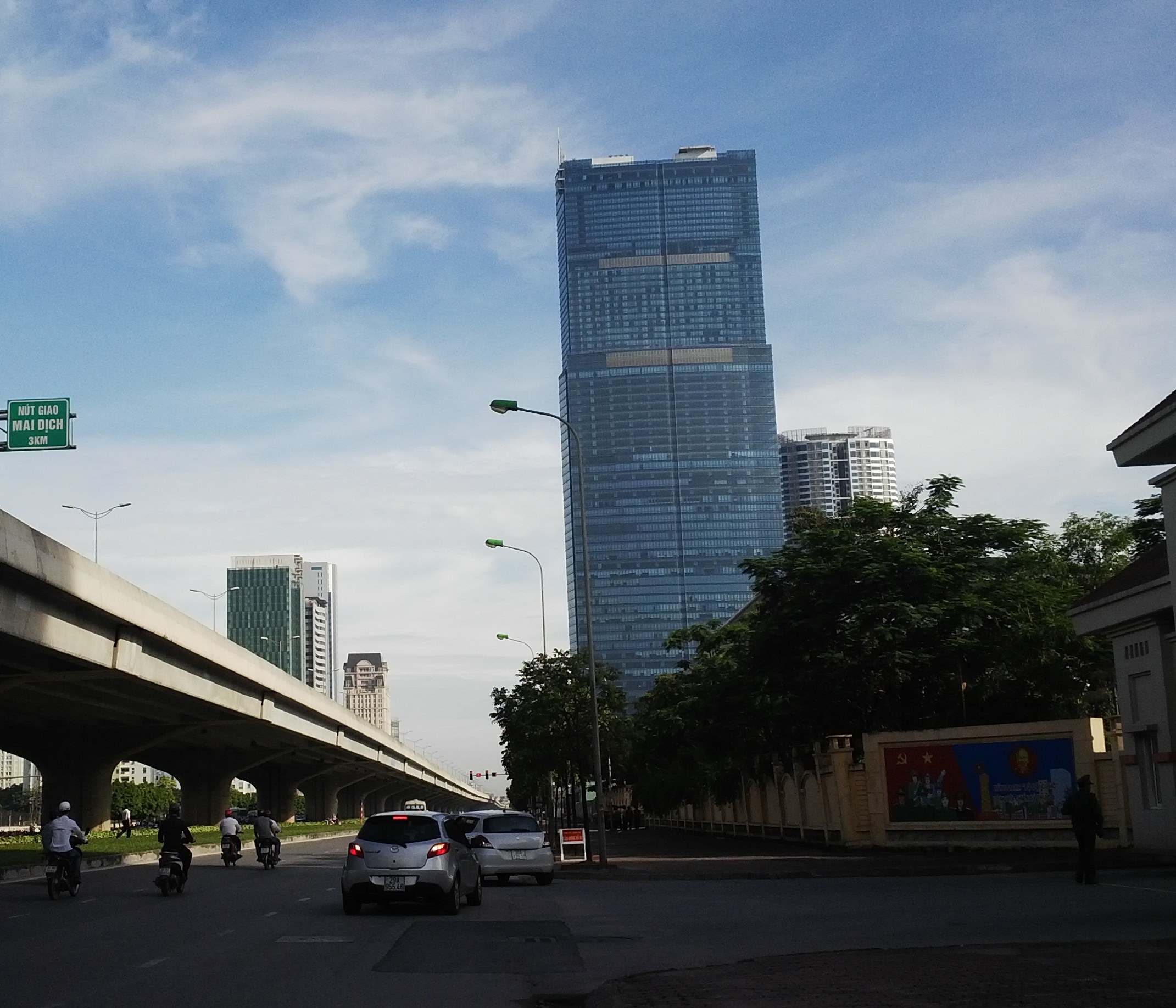 To&agrave; nh&agrave; Landmark 72 (đường Phạm H&ugrave;ng, H&agrave; Nội)&nbsp;