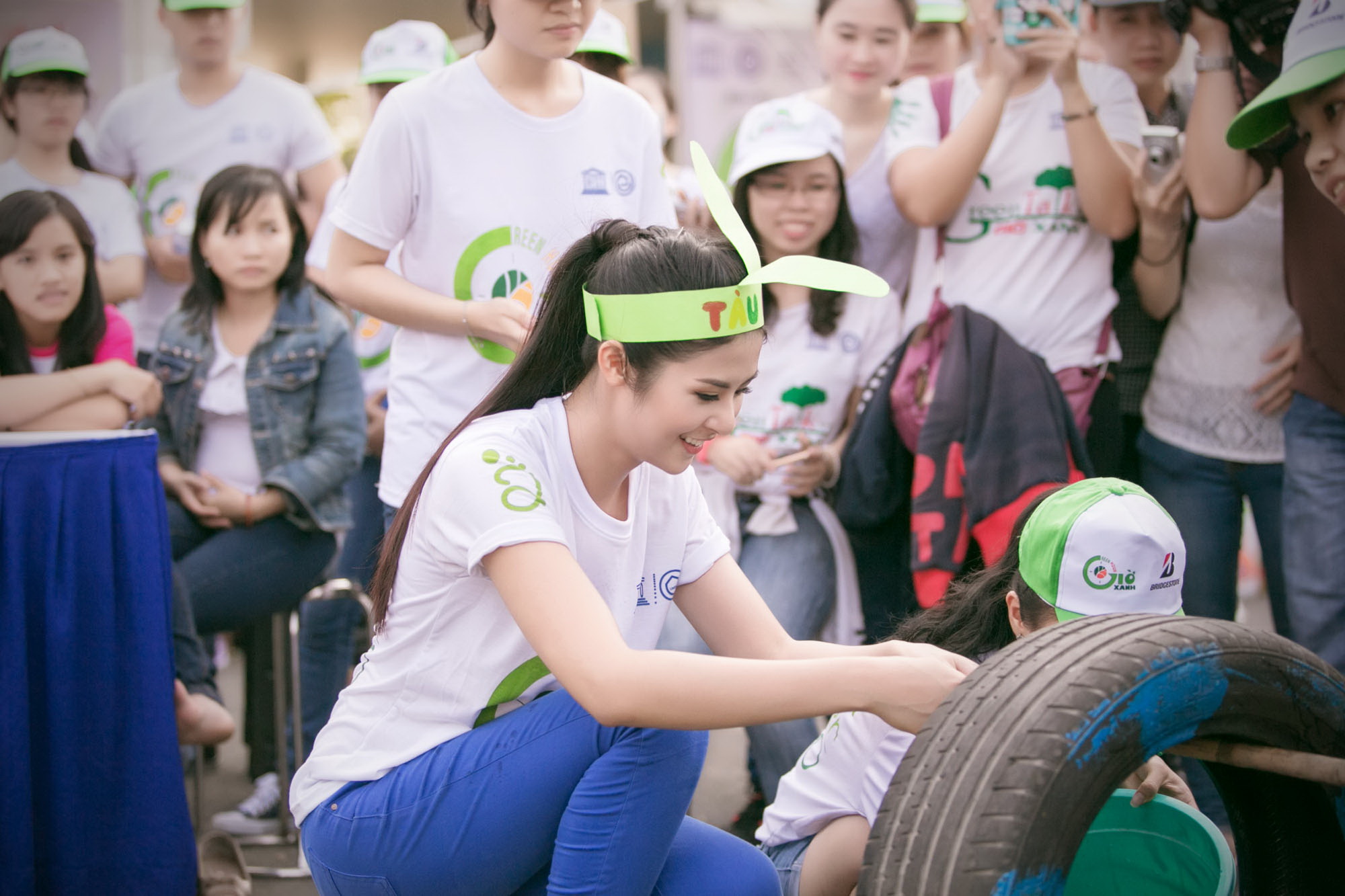 Tham gia c&aacute;c hoạt động trong chương tr&igrave;nh