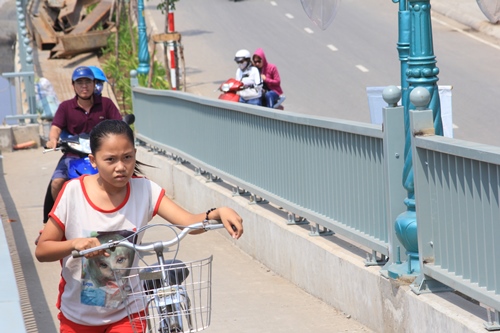 Cầu "2 trong 1" ở kênh Tân Hóa – Lò Gốm