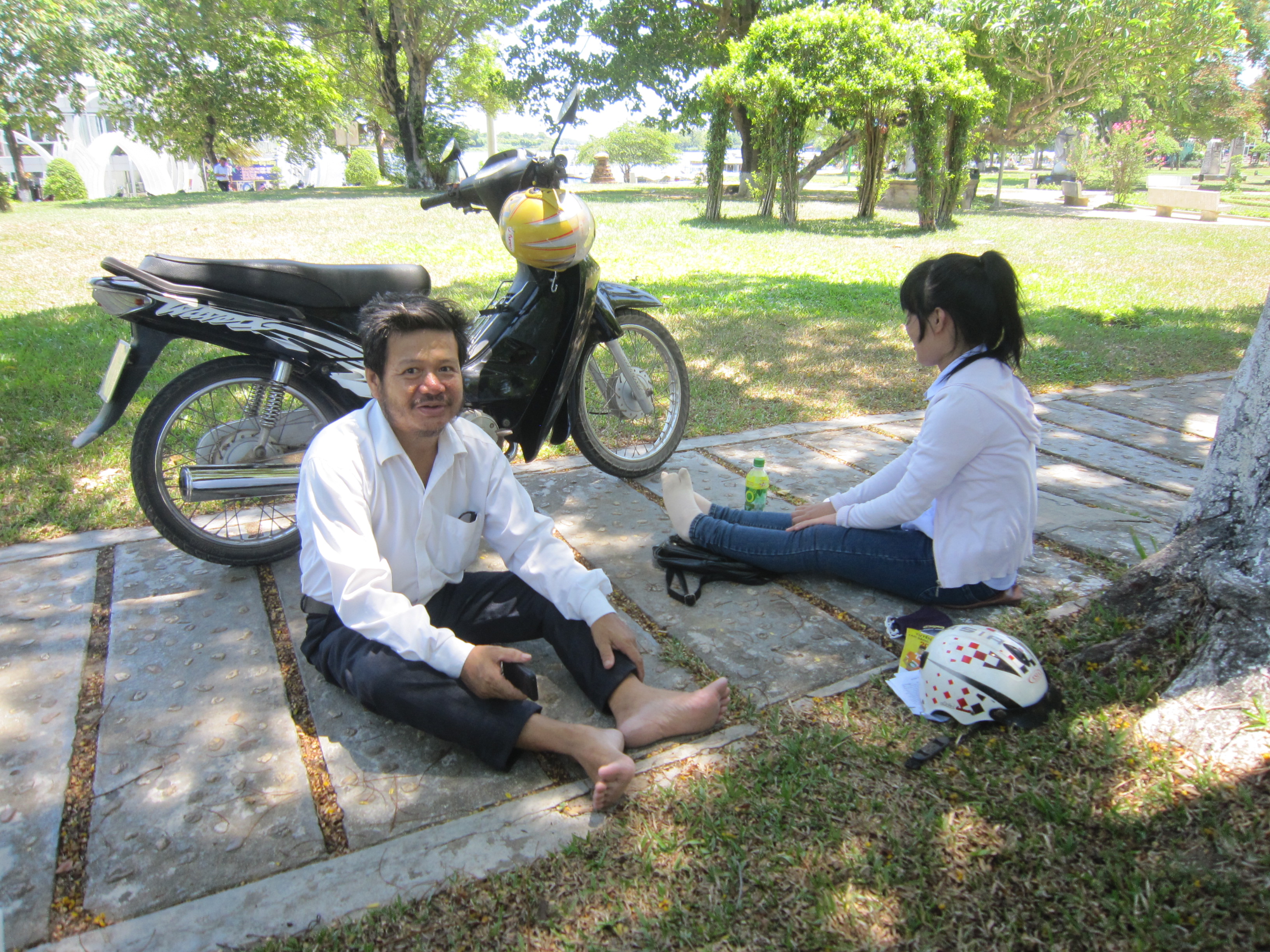 Cha con &ocirc;ng T&yacute; chọn c&ocirc;ng vi&ecirc;n l&agrave;m nơi nghỉ trưa