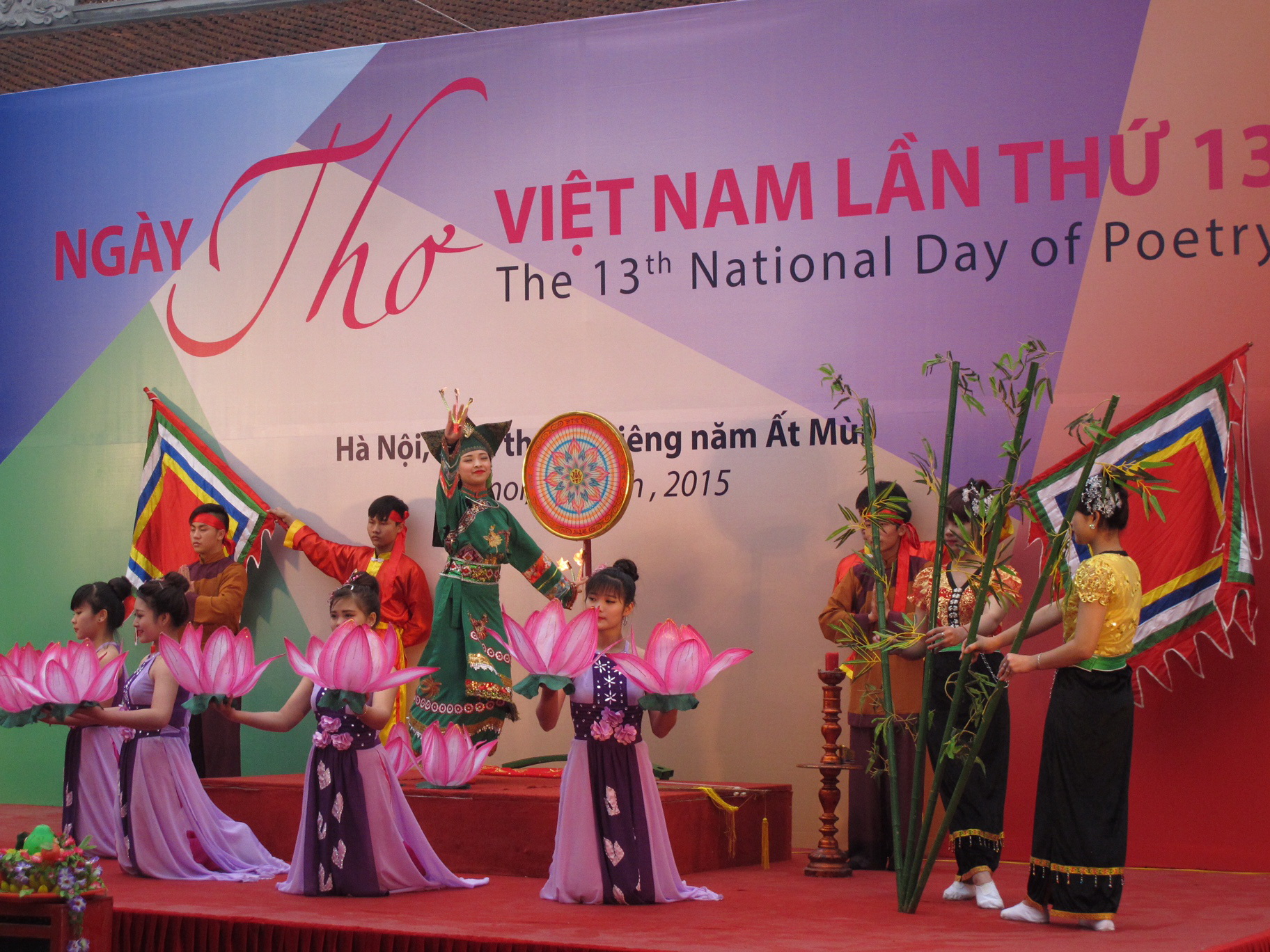 Một cảnh tr&igrave;nh diễn trong Ng&agrave;y thơ Việt Nam lần thứ 13 lại H&agrave; Nội