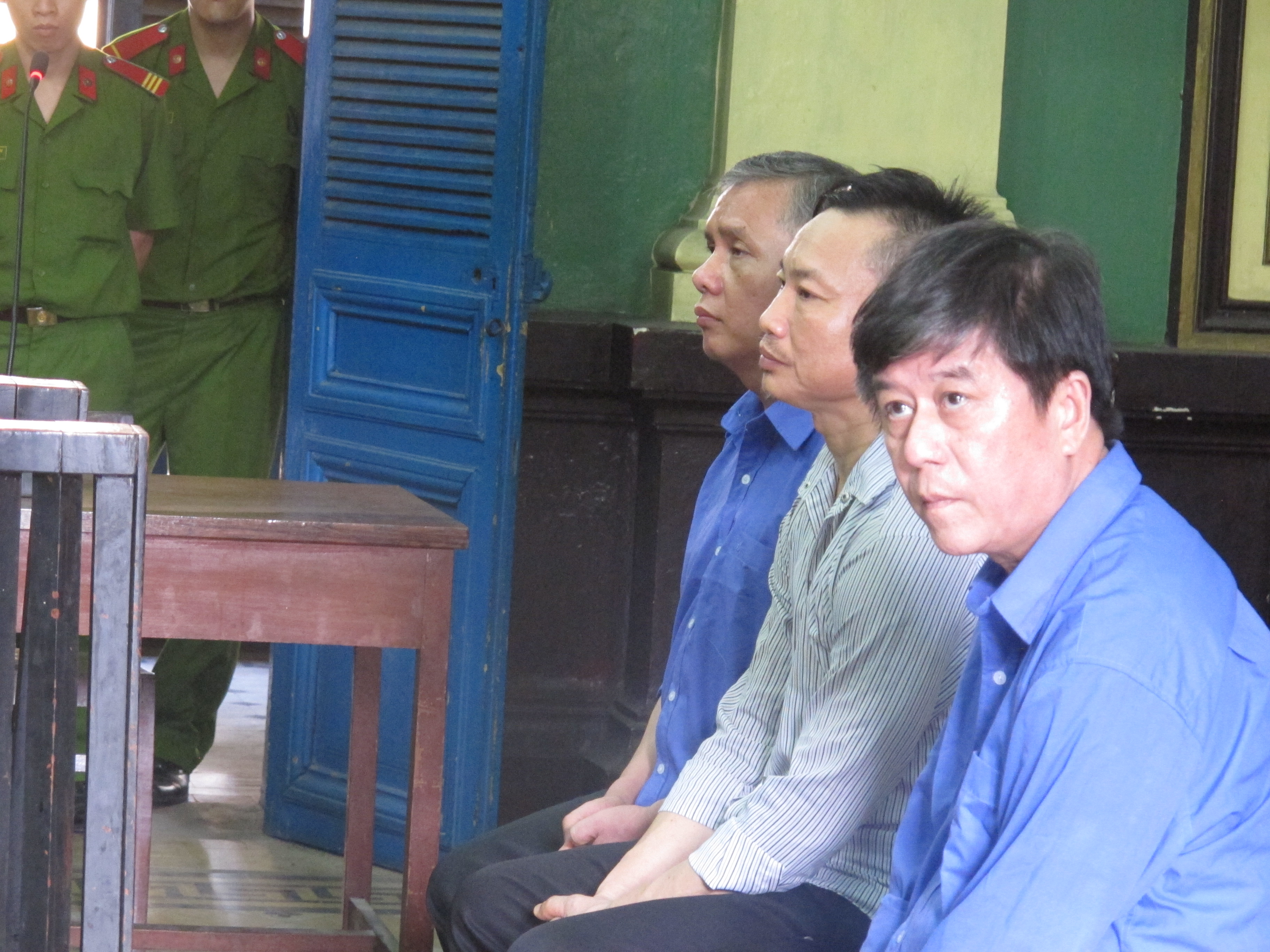 &Ocirc;ng L&ecirc; Minh Tr&iacute; (ngo&agrave;i c&ugrave;ng) l&atilde;nh 12 năm t&ugrave;