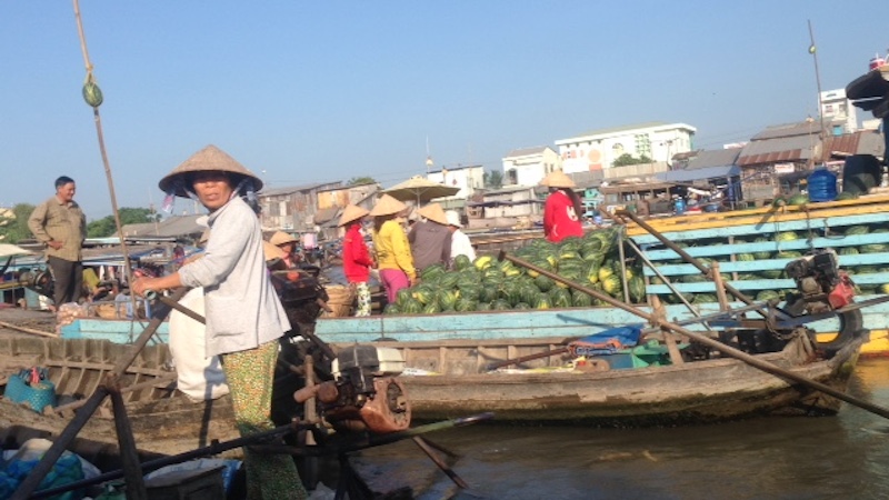 Chợ nổi C&aacute;i Răng l&agrave; một điểm du lịch nổi tiếng của Cần Thơ