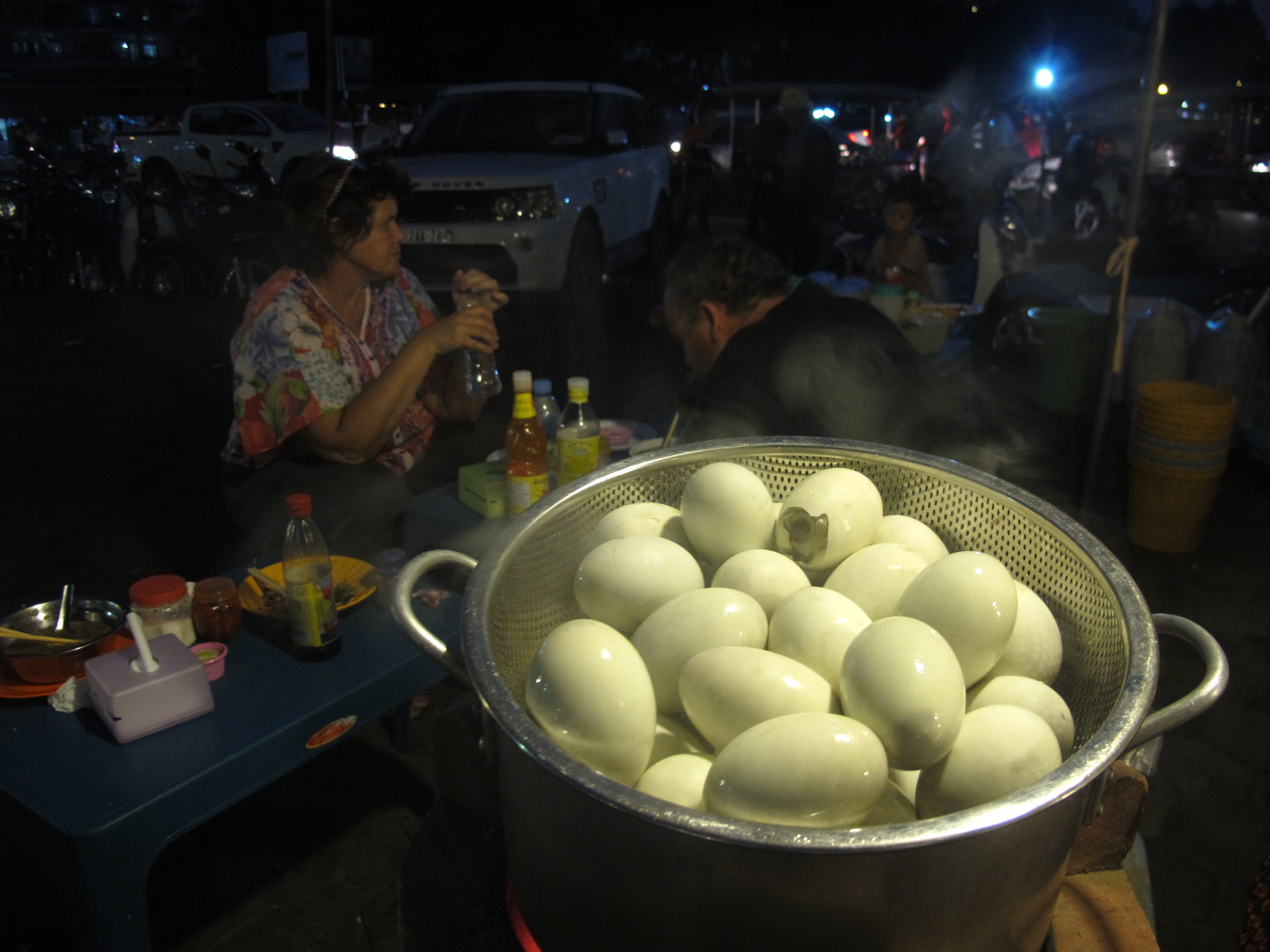 Khu ẩm thực trong chợ đ&ecirc;m