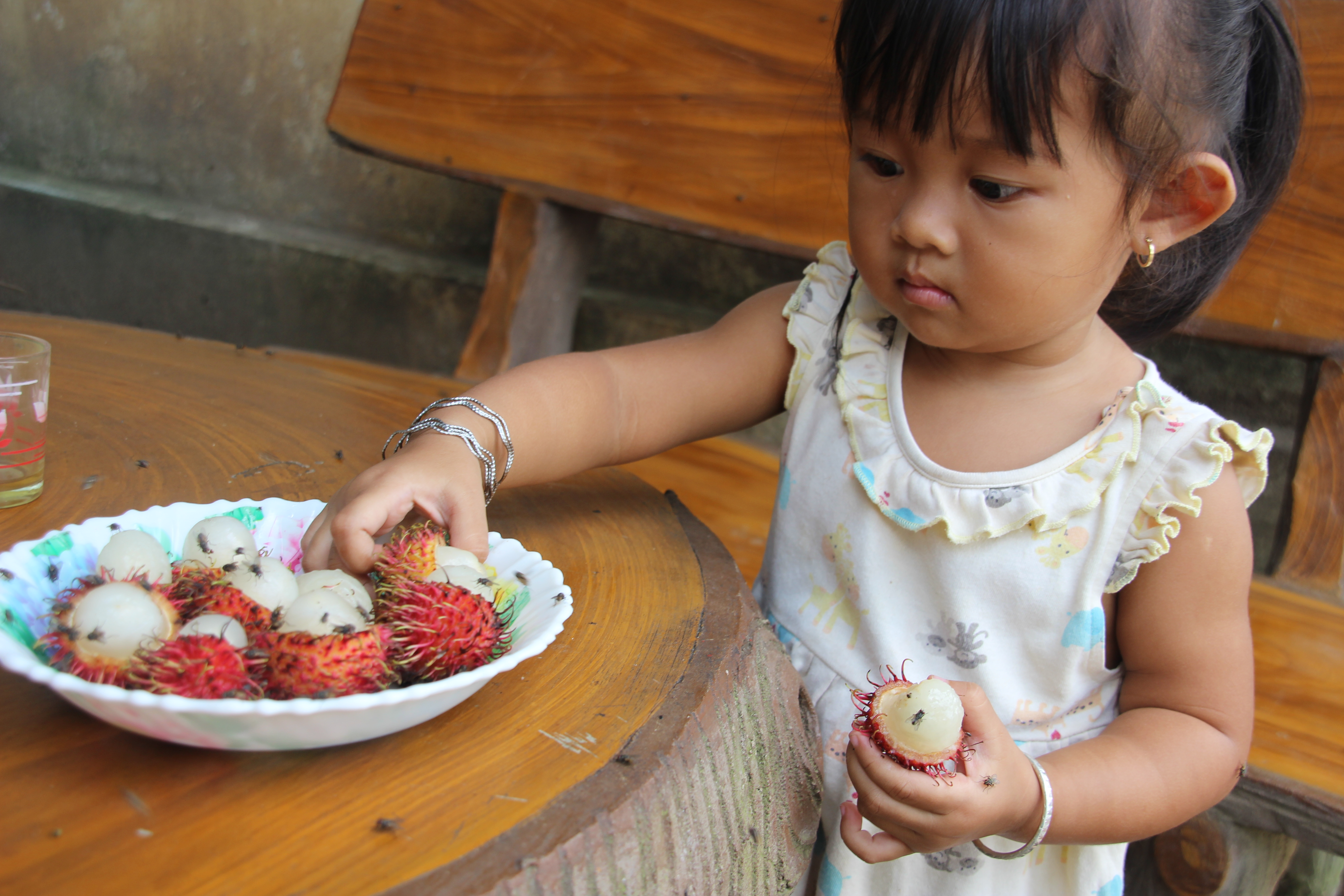 Những đứa trẻ thường xuy&ecirc;n bị ti&ecirc;u chảy.