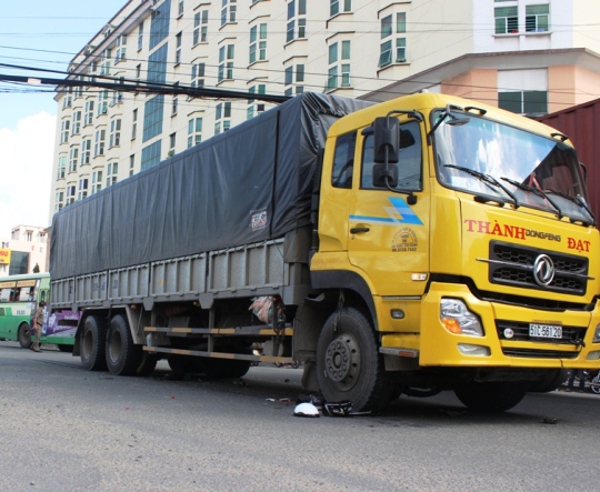 Chiếc xe tải g&acirc;y tai nạn