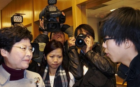Joshua Wong chỉ trích giới chức Hồng Kông trước tòa