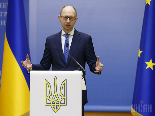 Yatsenyuk: Ukraine đang trong tình trạng chiến tranh với Nga