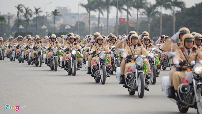 Ph&ograve;ng Cảnh s&aacute;t giao th&ocirc;ng C&ocirc;ng an H&agrave; Nội huy động to&agrave;n bộ lực lượng.