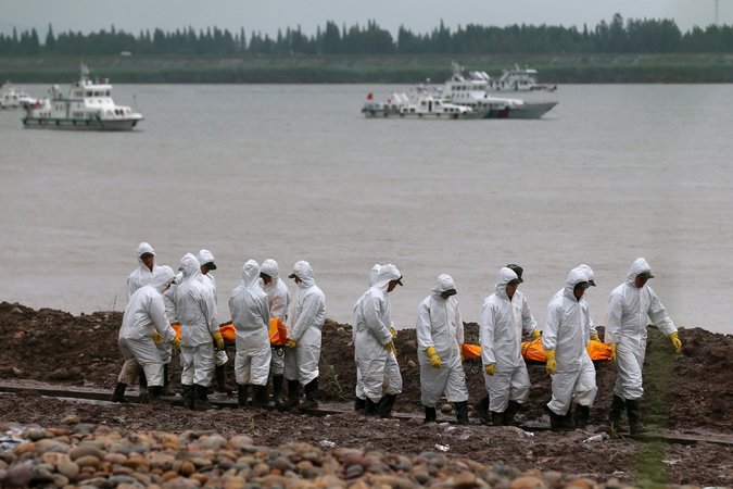 http://static01.nyt.com/images/2015/06/04/world/04China-web/04China-web-master675.jpg