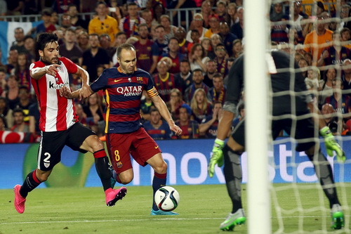 Messi lập công, Barcelona vẫn không giành nổi Siêu cúp