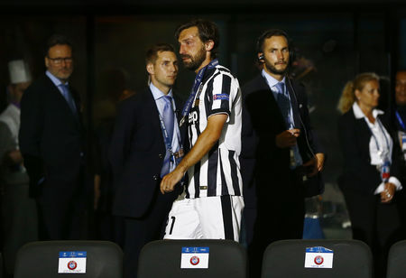 Pirlo đ&atilde; kh&oacute;c sau trận. Đ&acirc;y c&oacute; lẽ l&agrave; trận chung kết cuối c&ugrave;ng của tiền vệ l&atilde;o tướng n&agrave;y