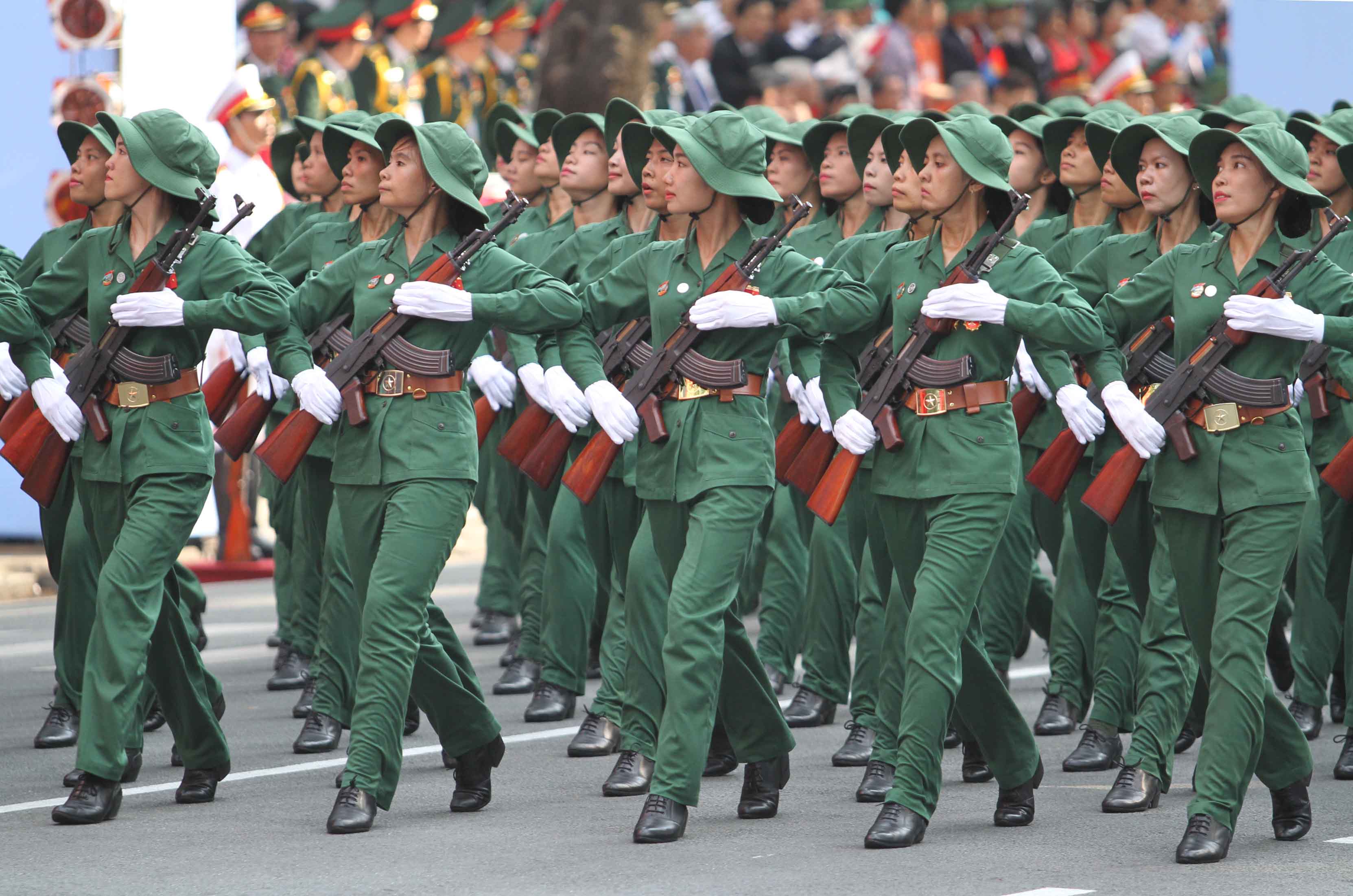 Khối nữ du k&iacute;ch Nam Bộ
