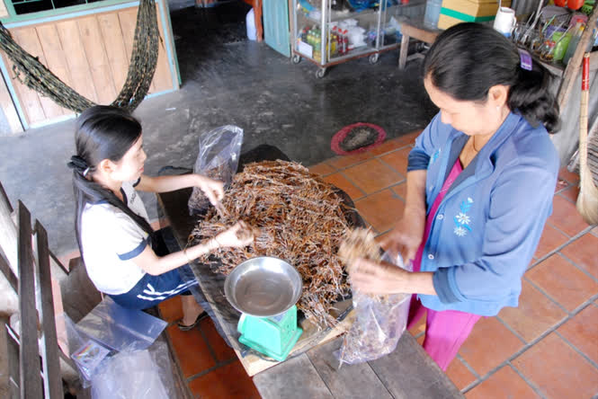 B&igrave;nh qu&acirc;n cứ 4 kg nh&aacute;i tươi sẽ cho một kg kh&ocirc;.