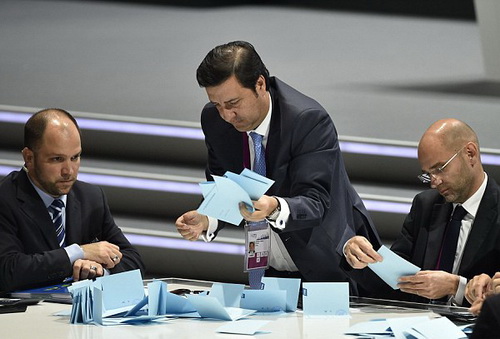 Lộ diện danh sách 18 thành viên UEFA “phản” Platini