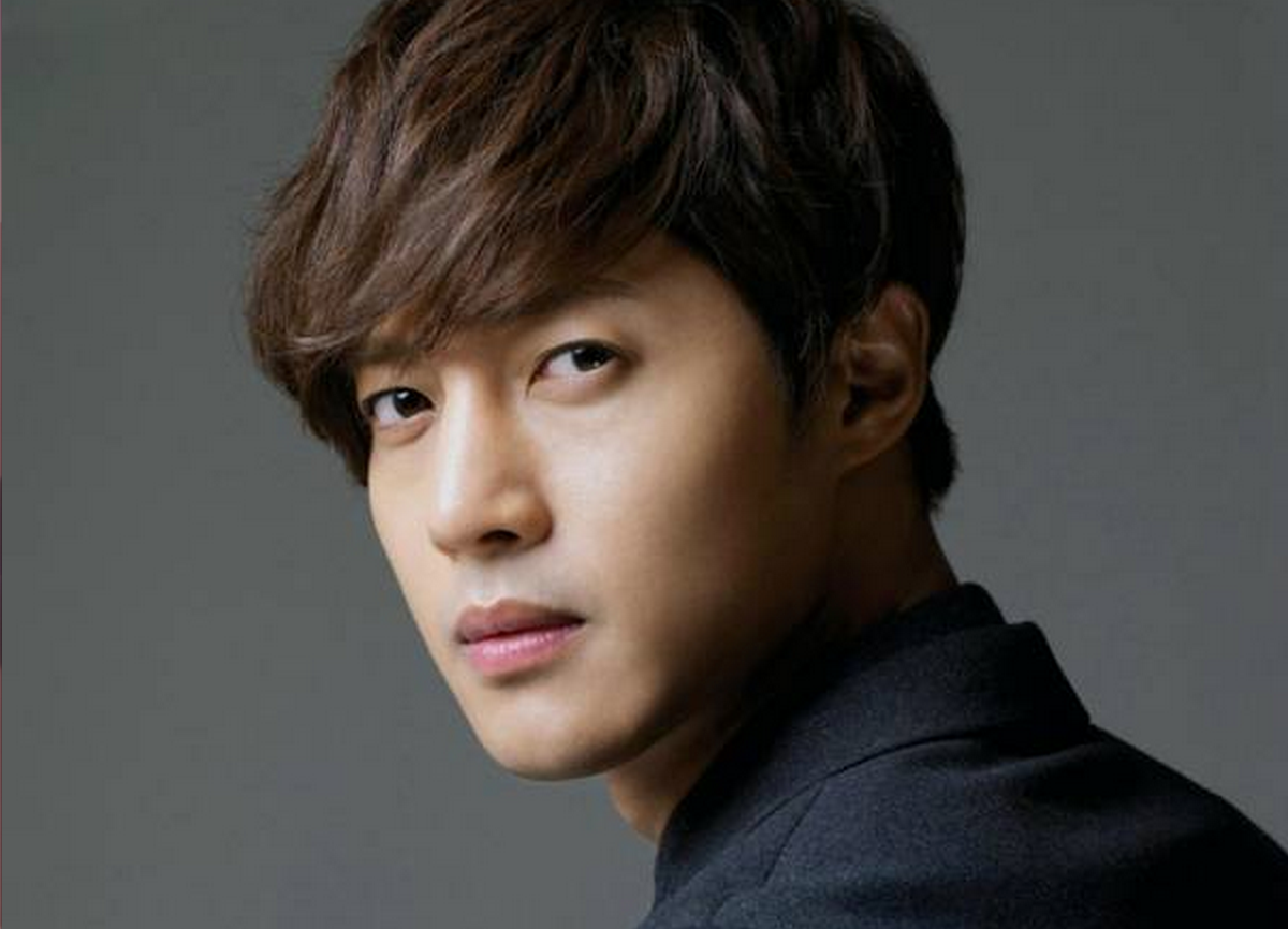 &nbsp;Hyun-joong gặp v&ocirc; số rắc rối sau b&ecirc; bối với bạn g&aacute;i cũ