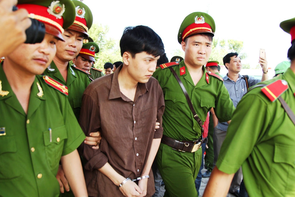 Bị c&aacute;o Dương trở lại phi&ecirc;n t&ograve;a
