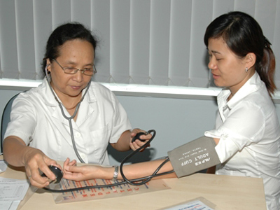 Sẽ khám sức khỏe cho công nhân