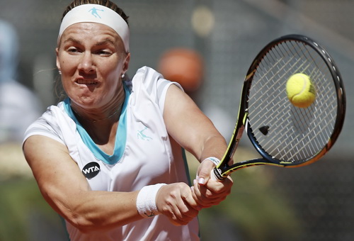 Địa chấn ở Madrid Open: Sharapova và Serena thất thủ ở bán kết