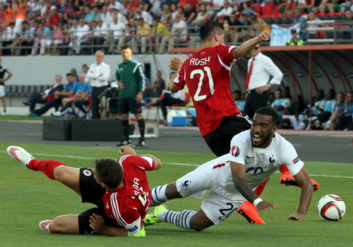 Tuyển Pháp (Lacazette) gục ngã trước Albania