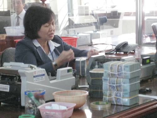 L&atilde;i suất tiền gửi giảm tạo cơ hội cho l&atilde;i suất cho vay tiếp tục đi xuống