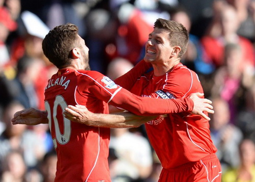 Chia vui với Lallana sau bàn mở tỉ số
