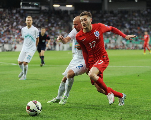 Adam Lallana tạo sự kh&aacute;c biệt sau khi v&agrave;o s&acirc;n ở hiệp hai