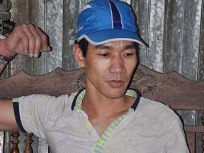 Chạy xe biển "tứ quý ", thanh niên xăm trổ "lận lưng" ma túy tổng hợp