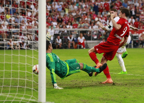 Lewandowski ghi b&agrave;n thắng duy nhất của trận đấu