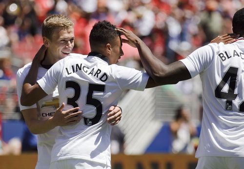 Lingaard ghi b&agrave;n thứ nh&igrave; cho Man United