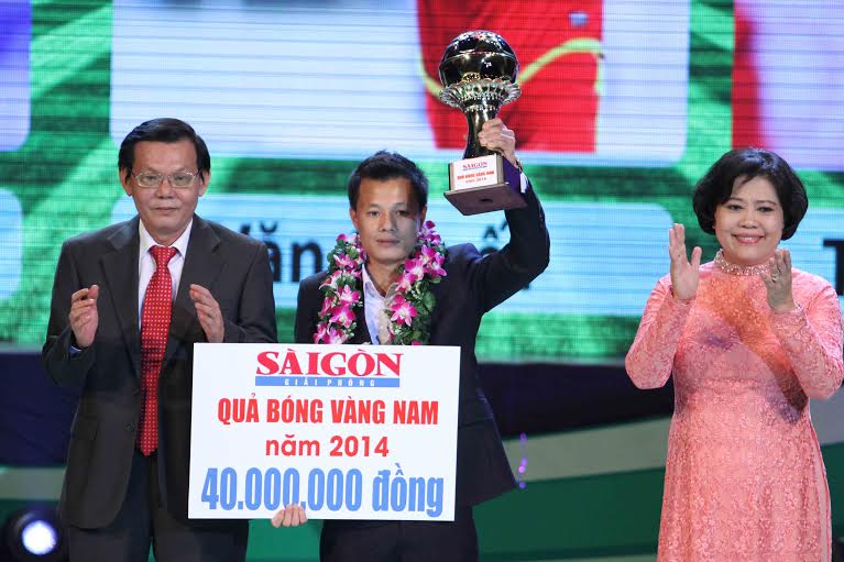 Quả b&oacute;ng v&agrave;ng 2014 Phạm Th&agrave;nh Lương