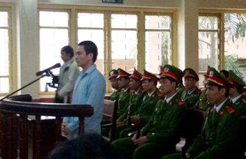 Ngồi phòng khách “xem tivi” toà xử Lý Nguyễn Chung
