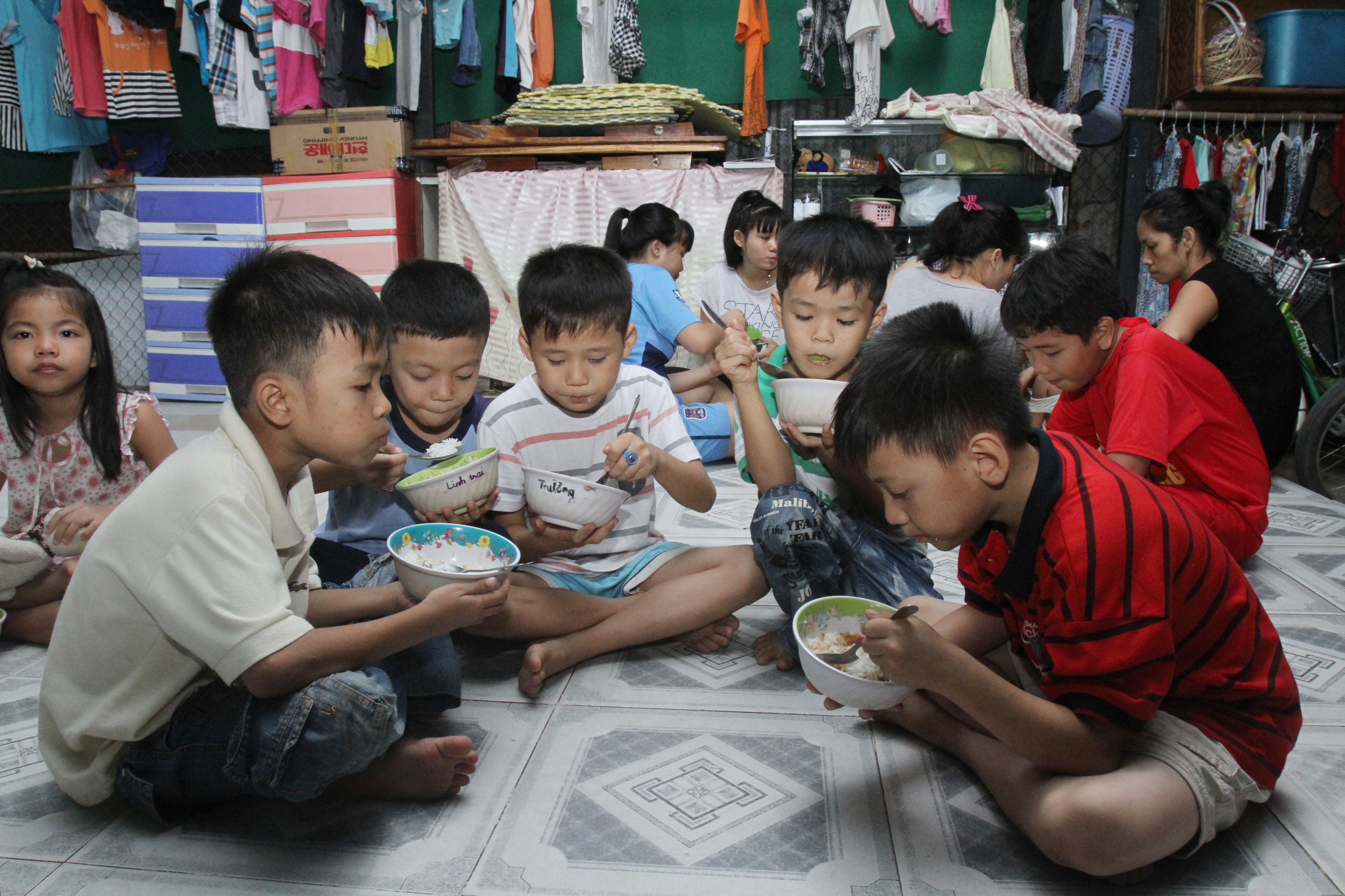 C&aacute;c trẻ tại cơ sở Ng&ocirc;i nh&agrave; Hạnh Ph&uacute;c (Ảnh: Ho&agrave;ng Triều)