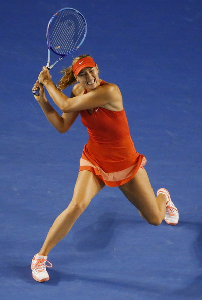 Sharapova thi đấu đầy quyết tâm