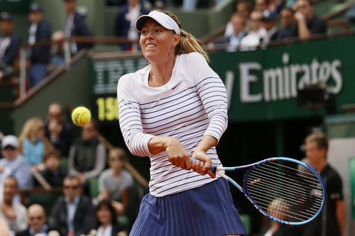 Roland Garros: Ngày của Sharapova, Federer