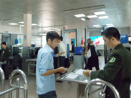 Rộ nạn dùng giấy tờ giả đi máy bay