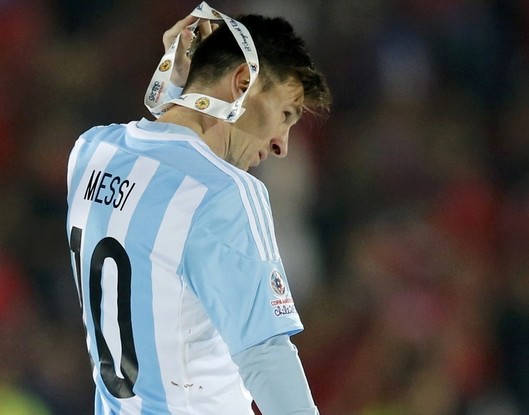 Messi từ chối nhận giải Cầu thủ hay nhất Copa Armerica 2015