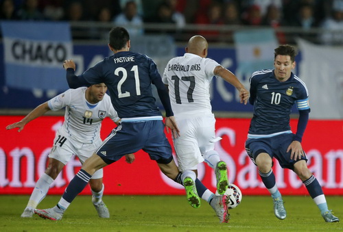 Argentina c&oacute; trận đấu kh&oacute; trước Uruguay