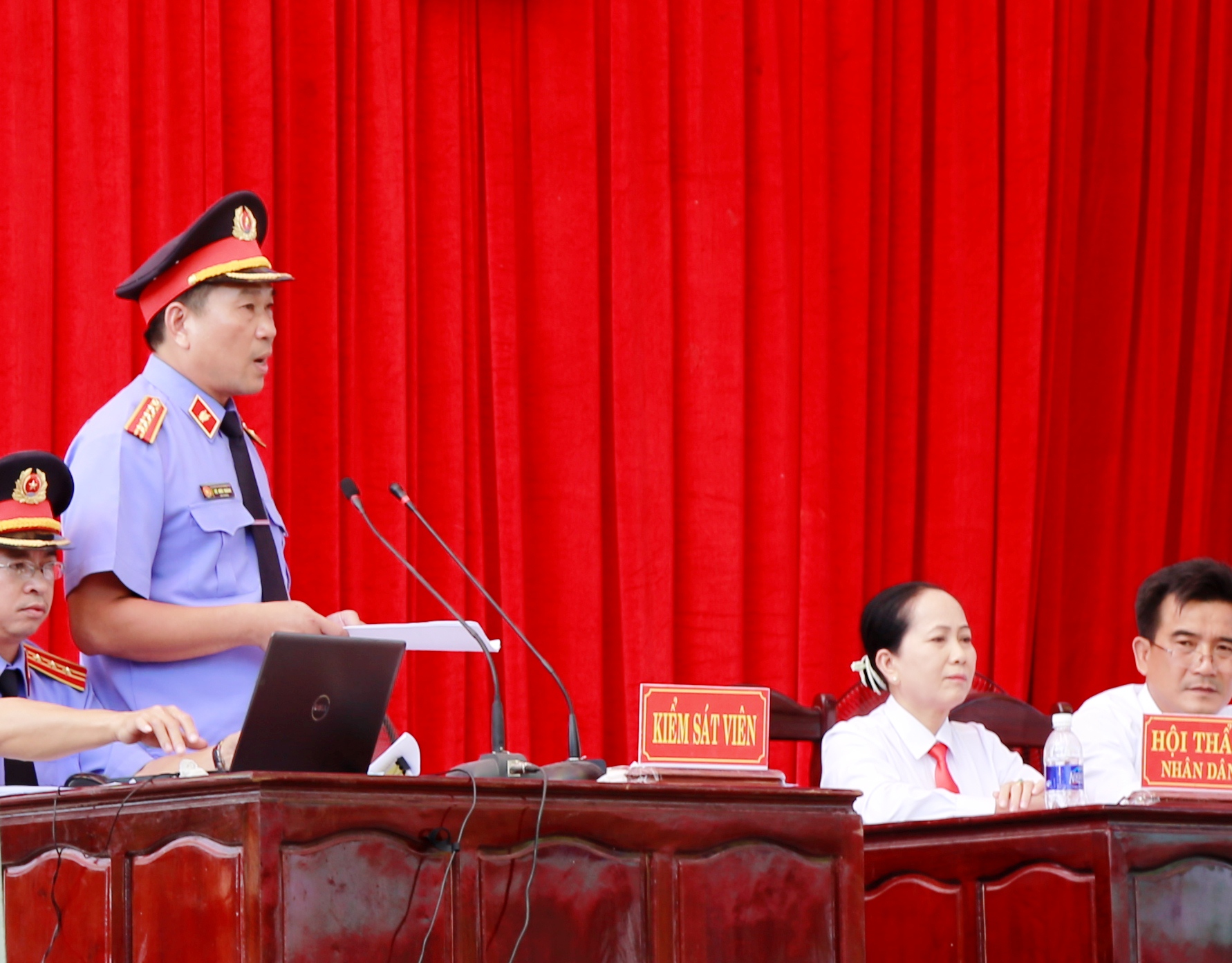 VKS đang tiến h&agrave;nh luận tội chuẩn bị chuyển sang phần tranh luận.