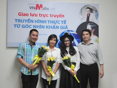 Ca sĩ Mỹ Linh (thứ hai từ trái qua) tại buổi giao lưu "Truyền hình thực tế từ góc nhìn khán giả"