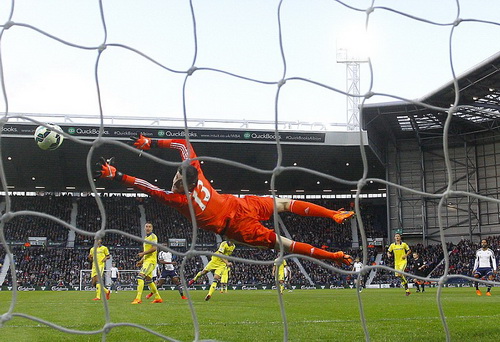 Saido Berahino mở tỉ số cho West Brom từ phút thứ 9