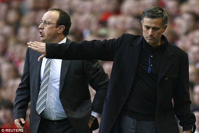 HLv Benitez và Mourinho cũng hay đấu khấu khi còn làm việc ở Premier League
