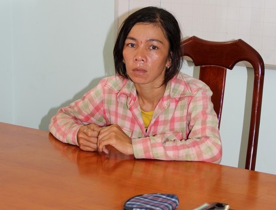 Đ&ocirc;́i tượng Nguyễn Thị Sũng tại cơ quan c&ocirc;ng an