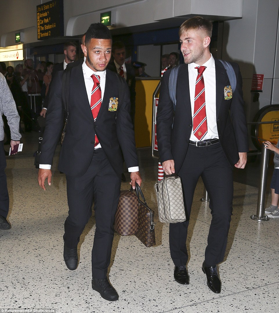 Depay v&agrave; Luke Shaw