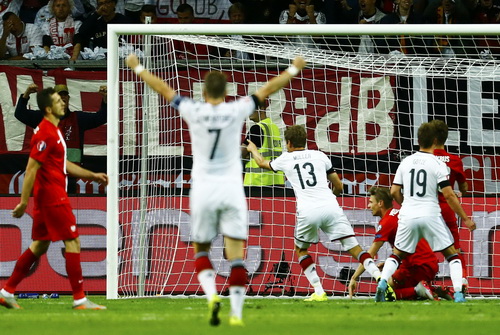 Thomas Mueller (13) mở tỉ số cho tuyển Đức